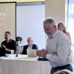 Linksma akimirka iš susirinkimo